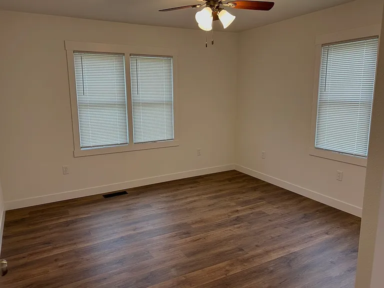 7820 Liberty Rd — Photo 11