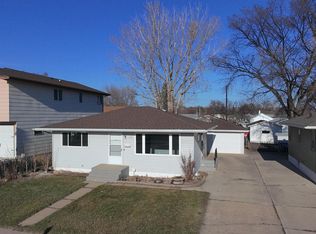 100 20th St NW, Minot, ND 58703