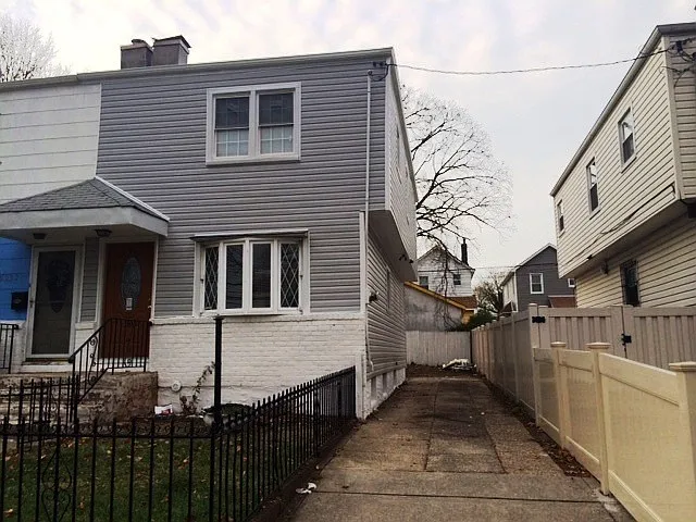 15036 Foch Blvd photo 1