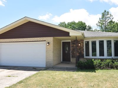 2057 Busse Hwy, Des Plaines, IL, 60016