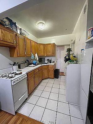 2nd image of 114 E 28th St #3BB