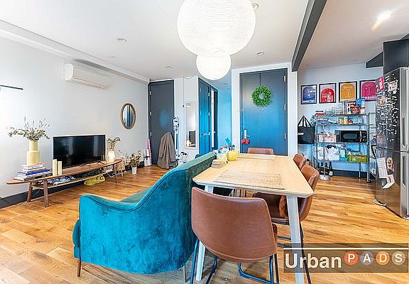 2nd image of 237 Jackson St Floor 2