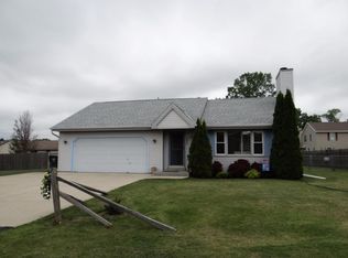 6820 Bobolink Rd, Racine, WI 53402