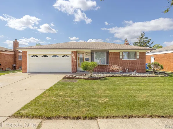 32807 Wexford Dr, Warren, MI 48092