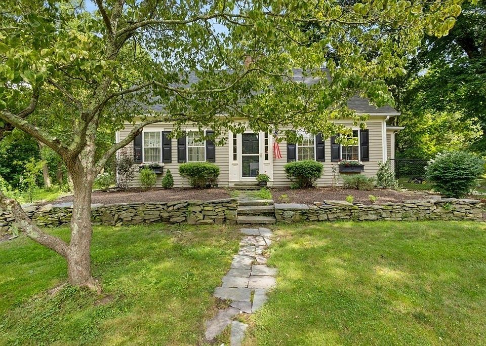 376 Tremont St, Taunton, MA 02780 Zillow