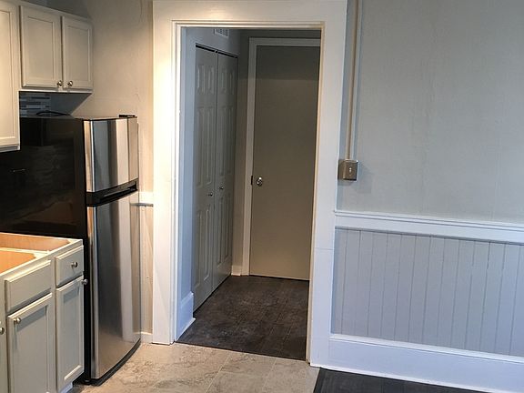 2nd image of 426 2nd Ave SE APT 1