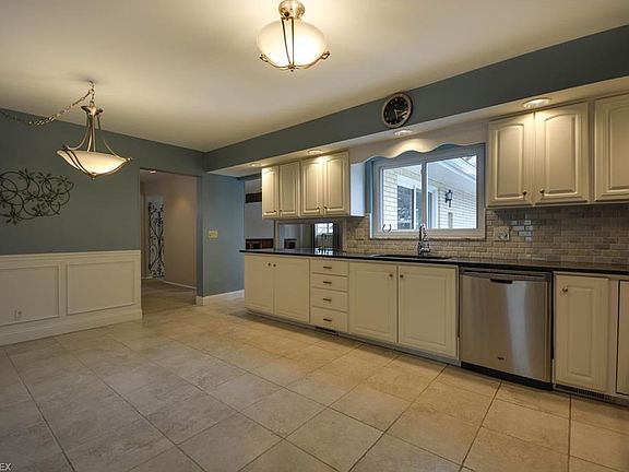 4th image of 20785 Brandywine Dr