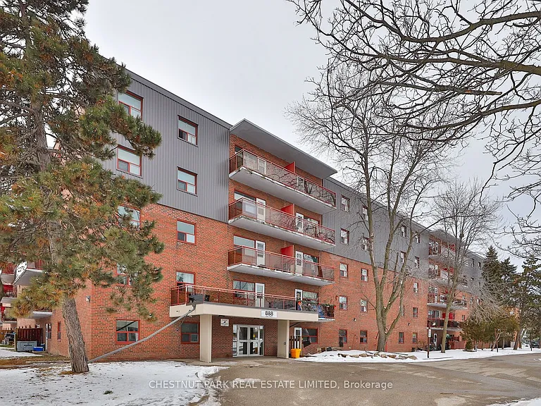 900 Glen St #215 — Photo 1