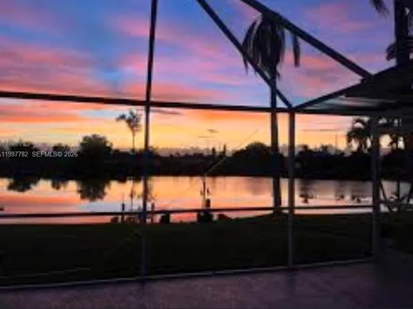 251 SW 22nd Pl, Cape Coral, FL 33991