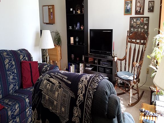3rd image of 1202 Minton Ln