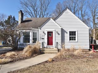 209 Ingleside Ave, Aurora, IL 60506