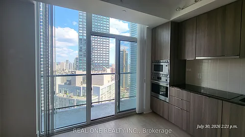 955 Bay St #3117 Photo 1