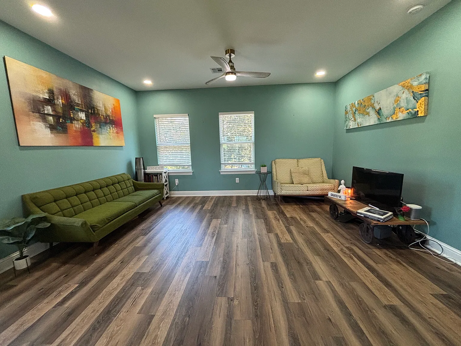 3 bed, 1189 sqft, $1,875 — Photo 3