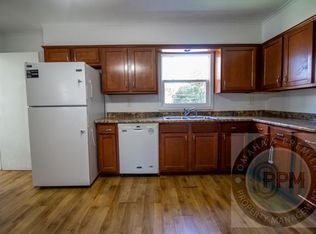 402 1/2 William St, Omaha, NE 68108