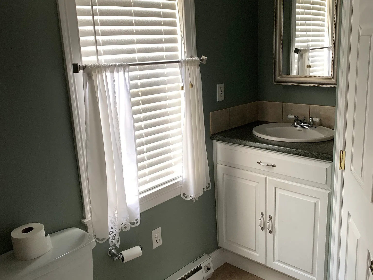 2 bed, 1062 sqft, $1,875 — Photo 4