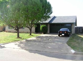 1449 Savannah Cir, Altus, OK 73521