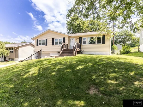 7301 S 50th St, Bellevue, NE 68157