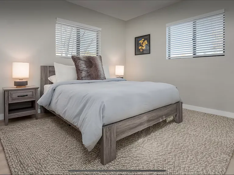 80 Oak Creek Blvd — Photo 6