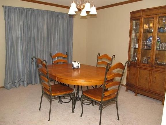 Lovely formal dining room!