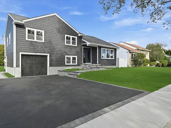 3715 Regent lane, Wantagh, NY 11793