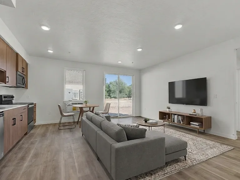 Veazey Park Apartments — Photo 47