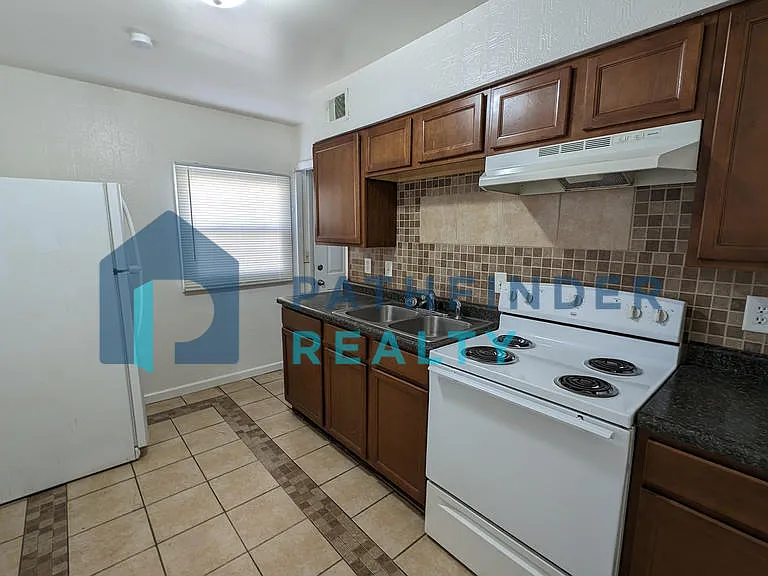 426 N Garland Ave — Photo 5