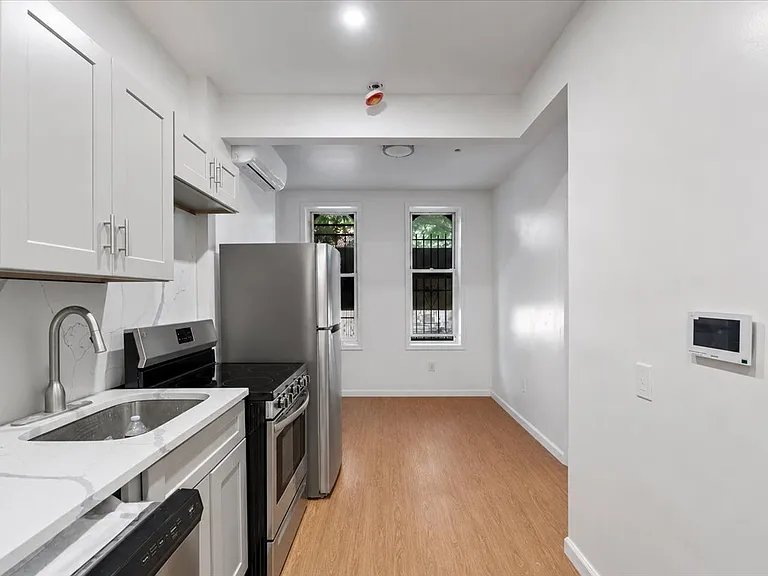 324 Eldert St #1A — Photo 5