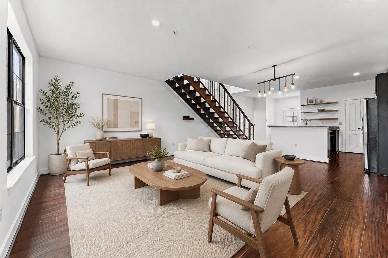 1602 Elgin St — Photo 1
