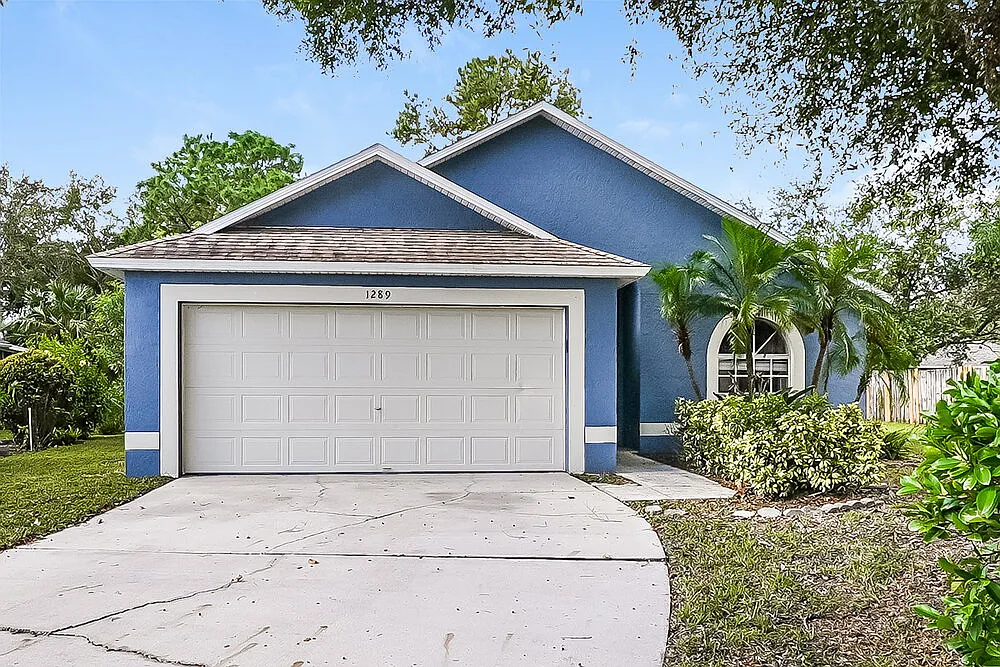 3 bed, 2.0 bath, 1368 sqft, $1,990 — Photo 1