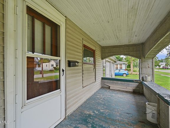 5th image of 507 W Perry St