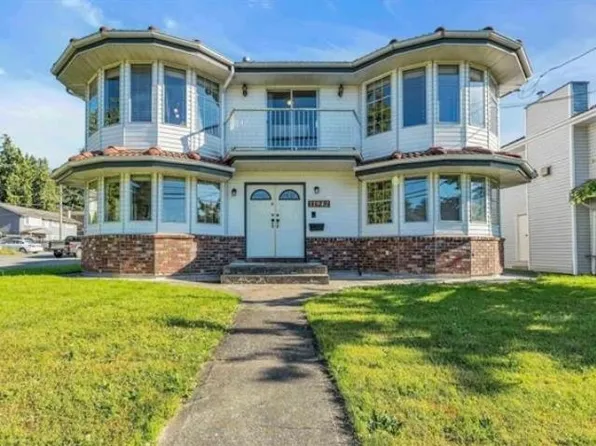 11942 99th Ave, Surrey, BC V3V 2M5