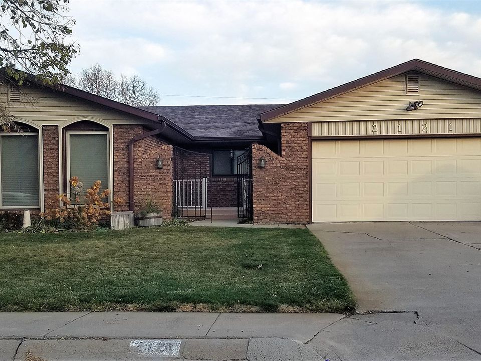 1st image of 2121 Sunset Dr