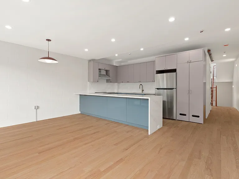 450 Bergen St #3 — Photo 4