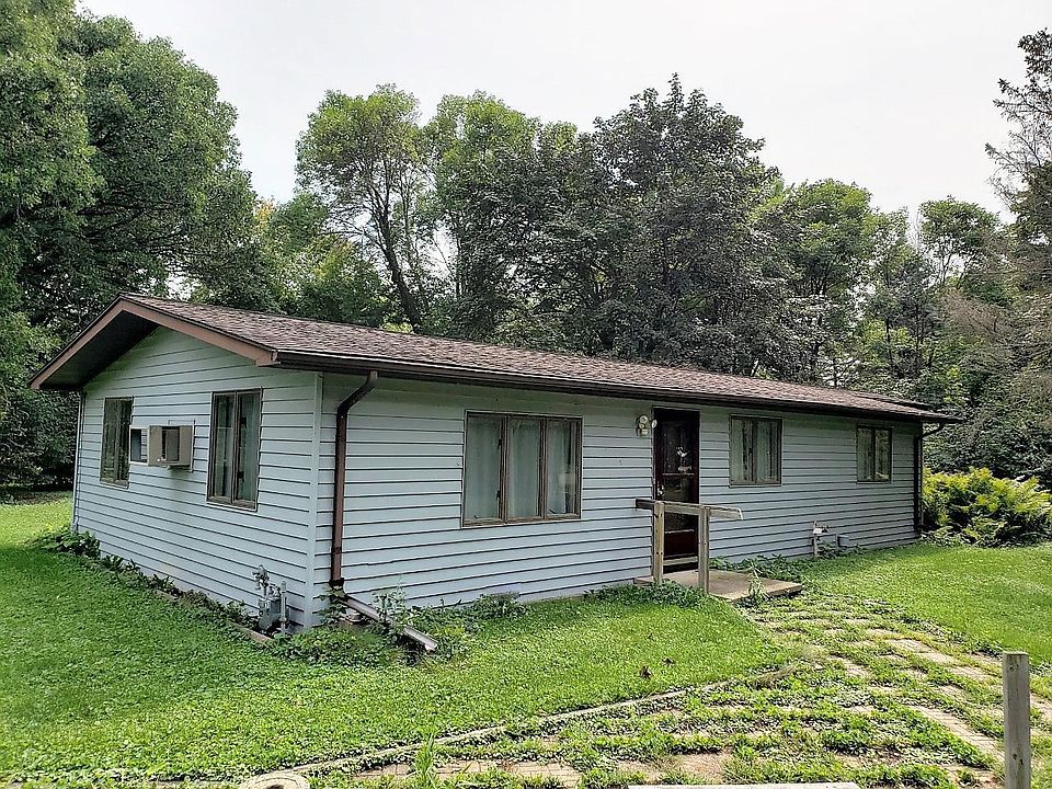 1st image of 77 W Waukau Ave