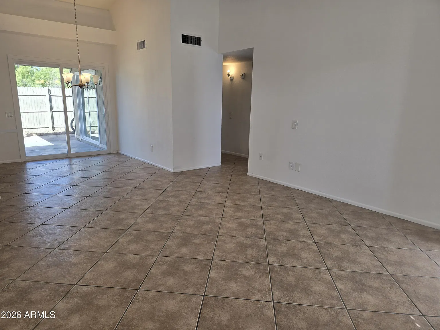 2 bed, 2.0 bath, 906 sqft, $1,690 — Photo 3