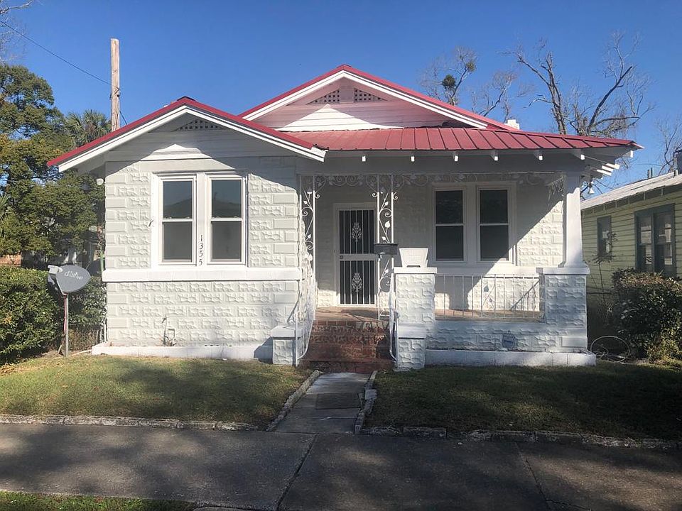1st image of 1355 Grothe St
