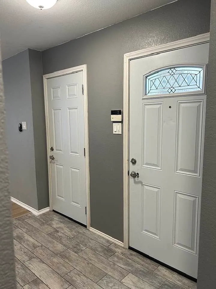 3 bed, 1237 sqft, $2,100 — Photo 2
