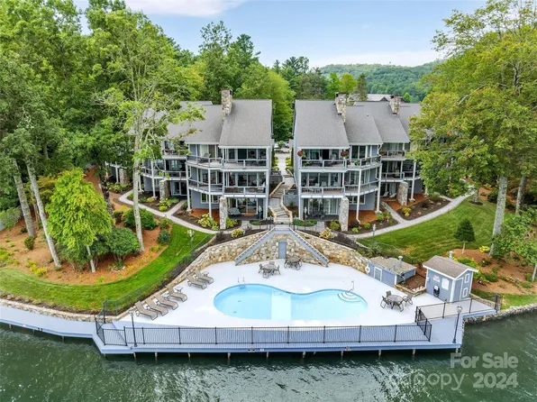50 Country Club Vlg, Lake Toxaway, NC 28747