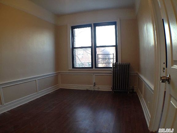 5th image of 21159 Jamaica Ave