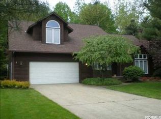 2170 Chimney Ridge Dr, Madison, OH 44057