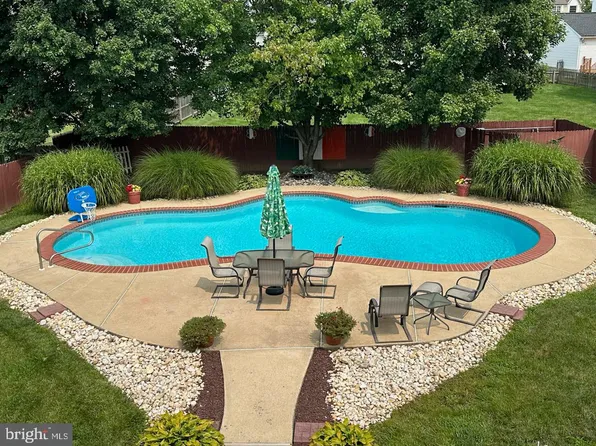 103 Avignon Ct, Newark, DE 19702
