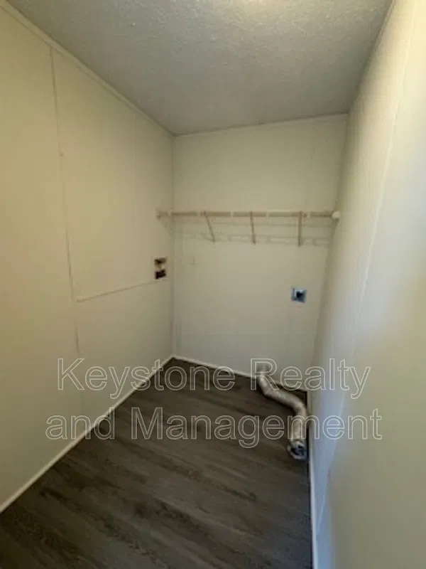 3 bed, 2.0 bath, 1120 sqft, $850 — Photo 4