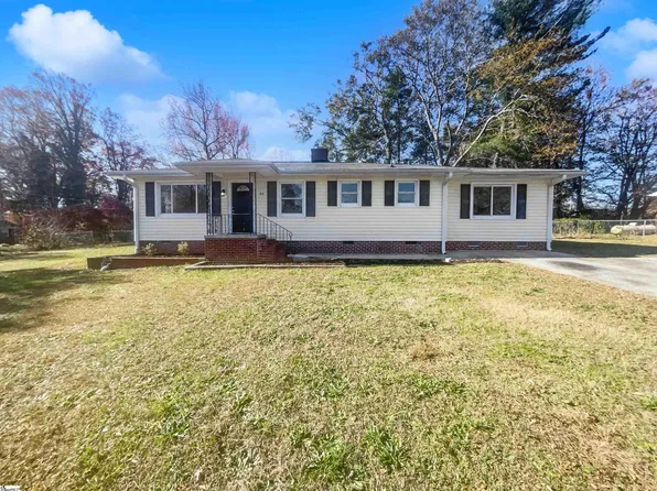 44 Pinehurst St, Taylors, SC 29687