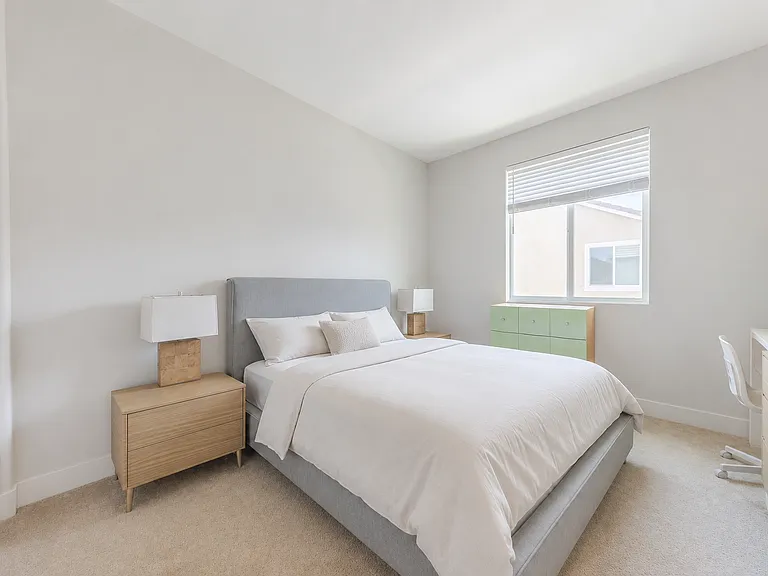 387 Sawbuck — Photo 28
