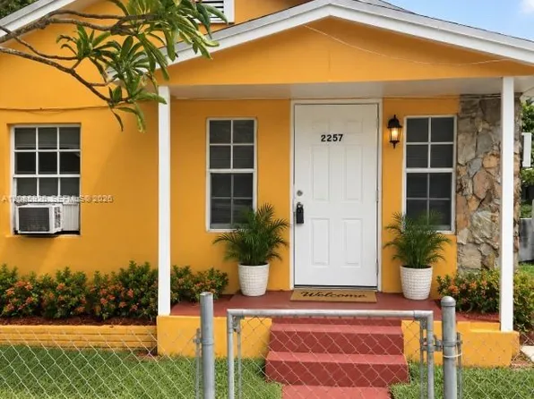 2257 NW 82nd St, Miami, FL 33147