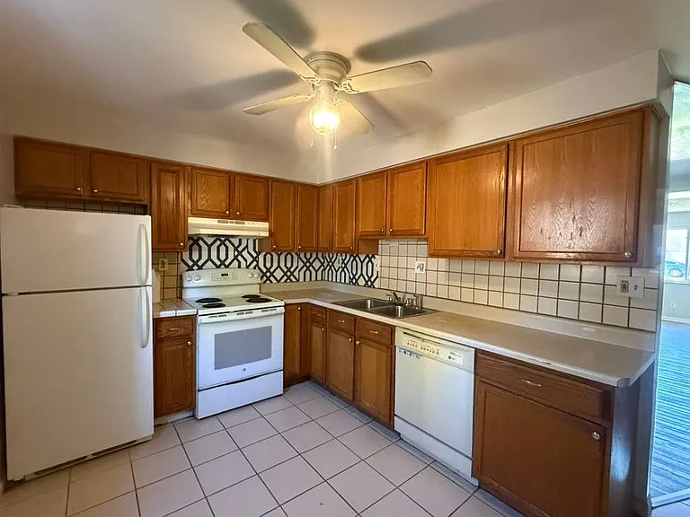 797 Babbitt Rd #20 — Photo 6