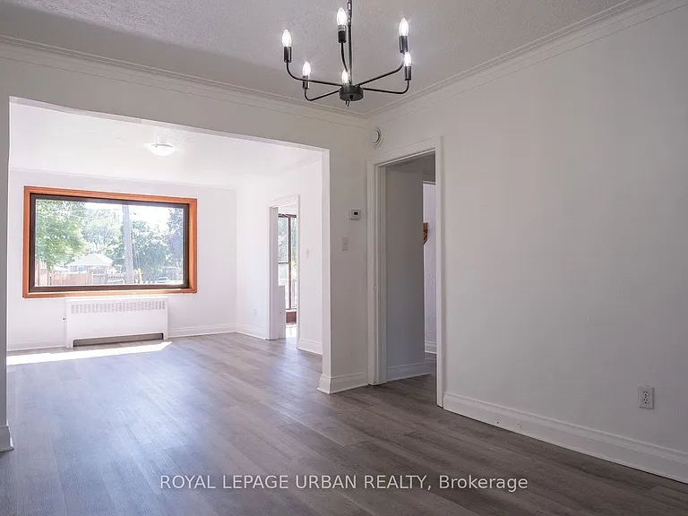 14 Camrose Cres — Photo 7
