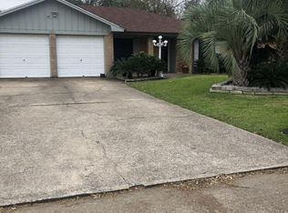 8613 Lynwood Ln, Port Arthur, TX 77642