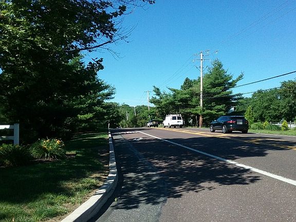 5th image of 201 N Township Line Rd