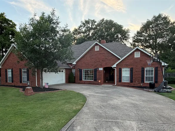 2507 Bacon Ct, Muskogee, OK 74403